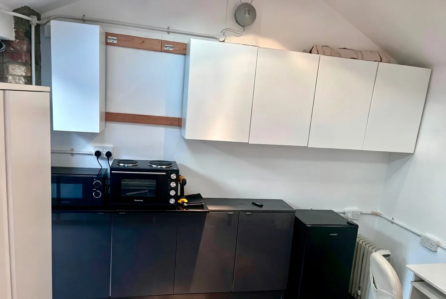 Room Trelawney Road in Greater London