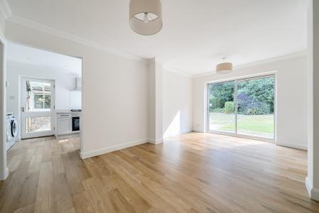 House The Avenue in Surrey Heath