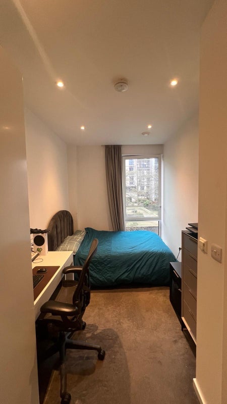 Room Logan Close in Greater London