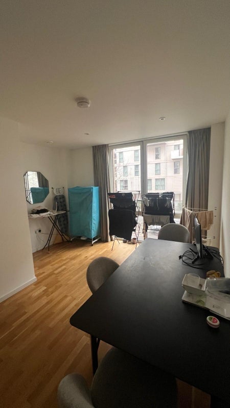 Room Logan Close in Greater London