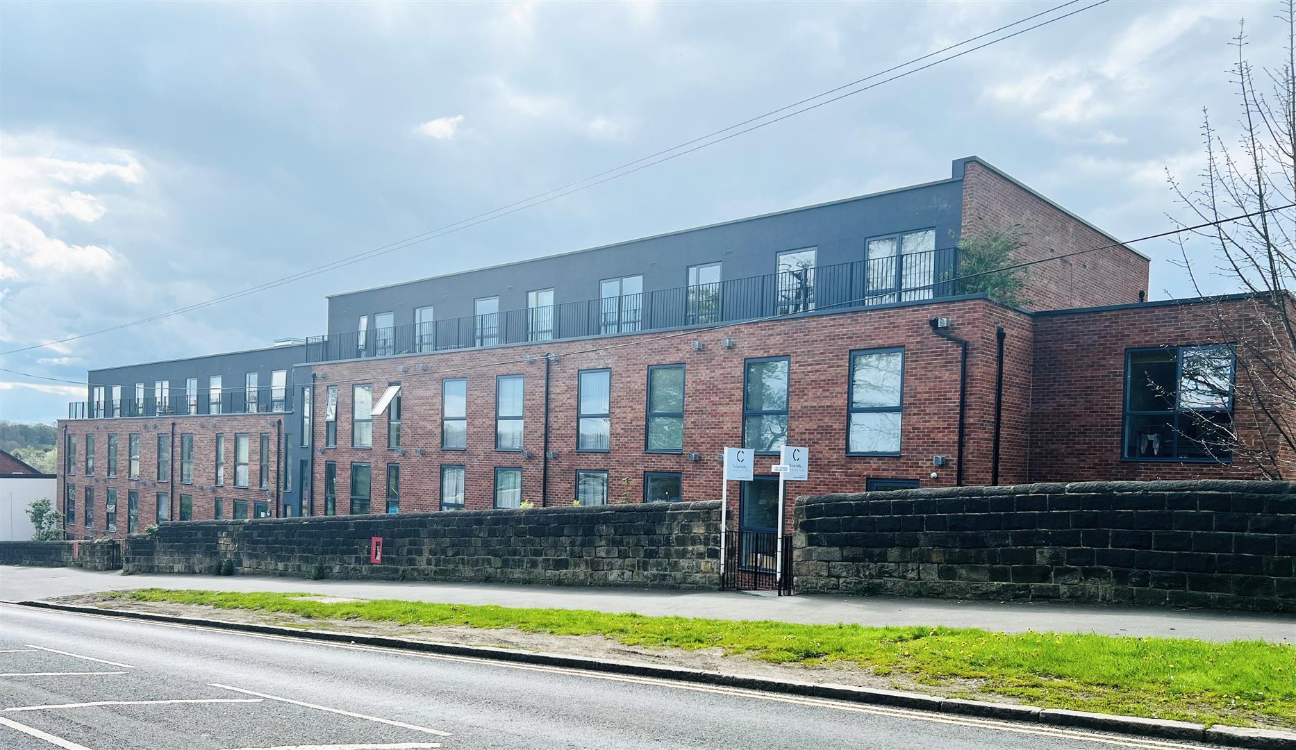 Flat Stonegate Road in Leeds