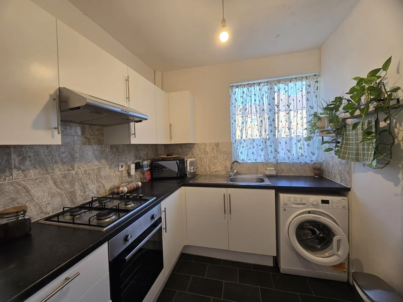 Flat Rosslyn Crescent in Greater London