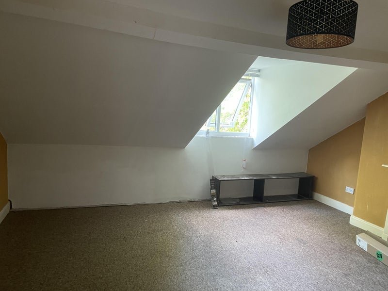 Flat Westcotes Drive in Leicester