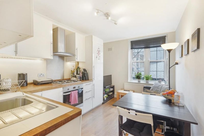Room Welland Street in Greater London