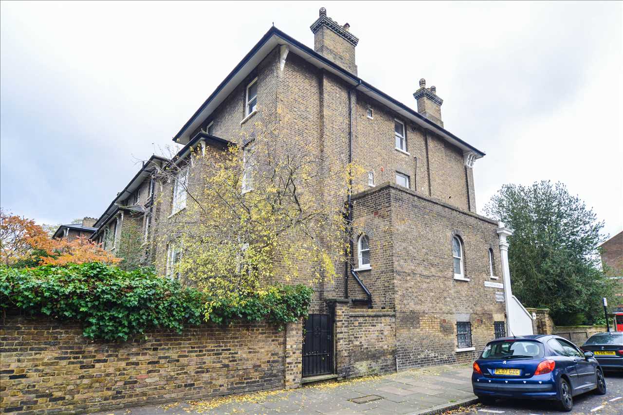 Flat Vanbrugh Park in Greater London