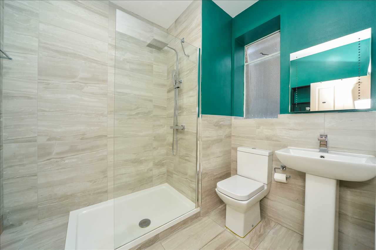 Flat Vanbrugh Park in Greater London
