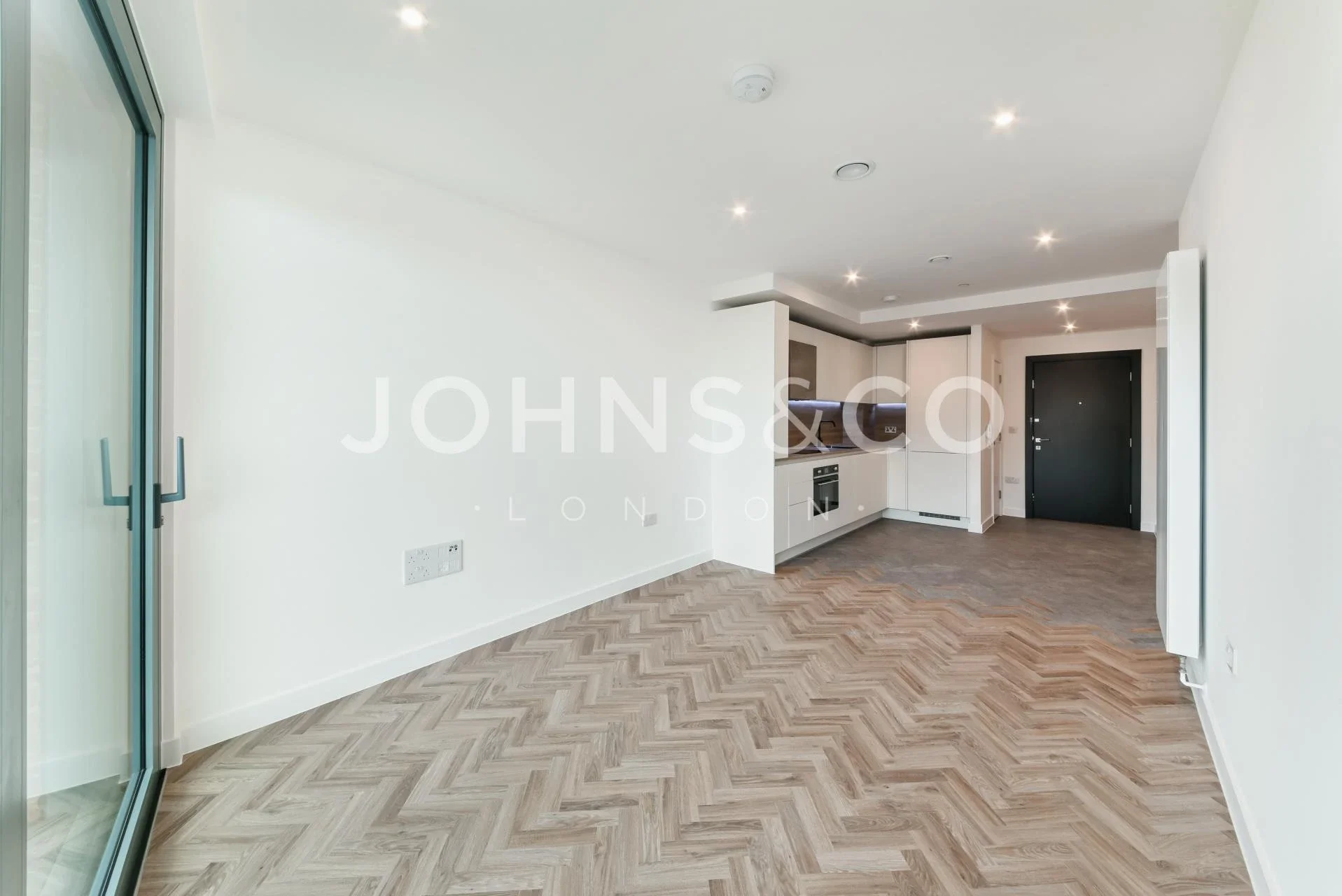Flat Gillender Street in Greater London