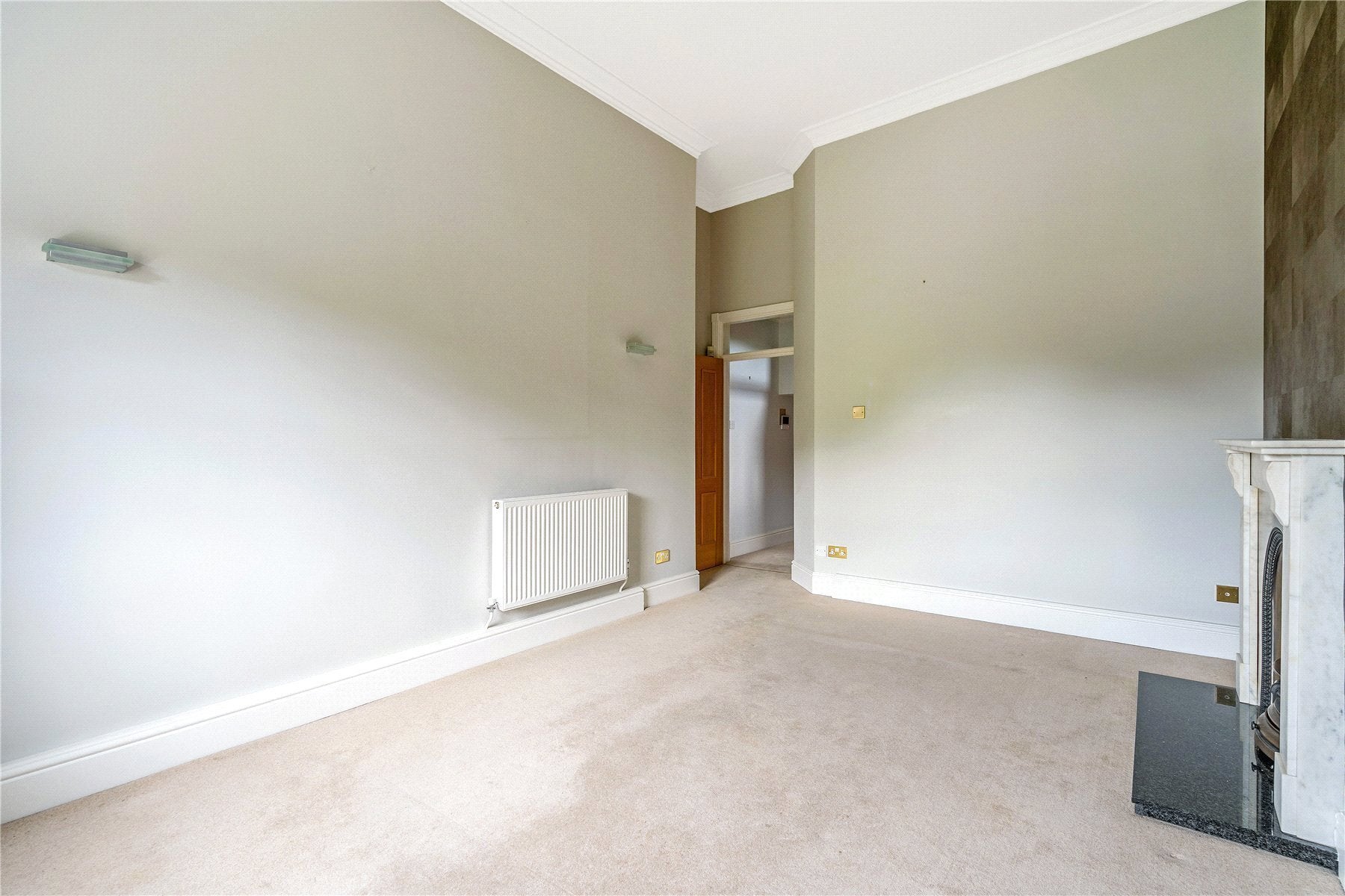 Flat Ellesmere Place in Elmbridge