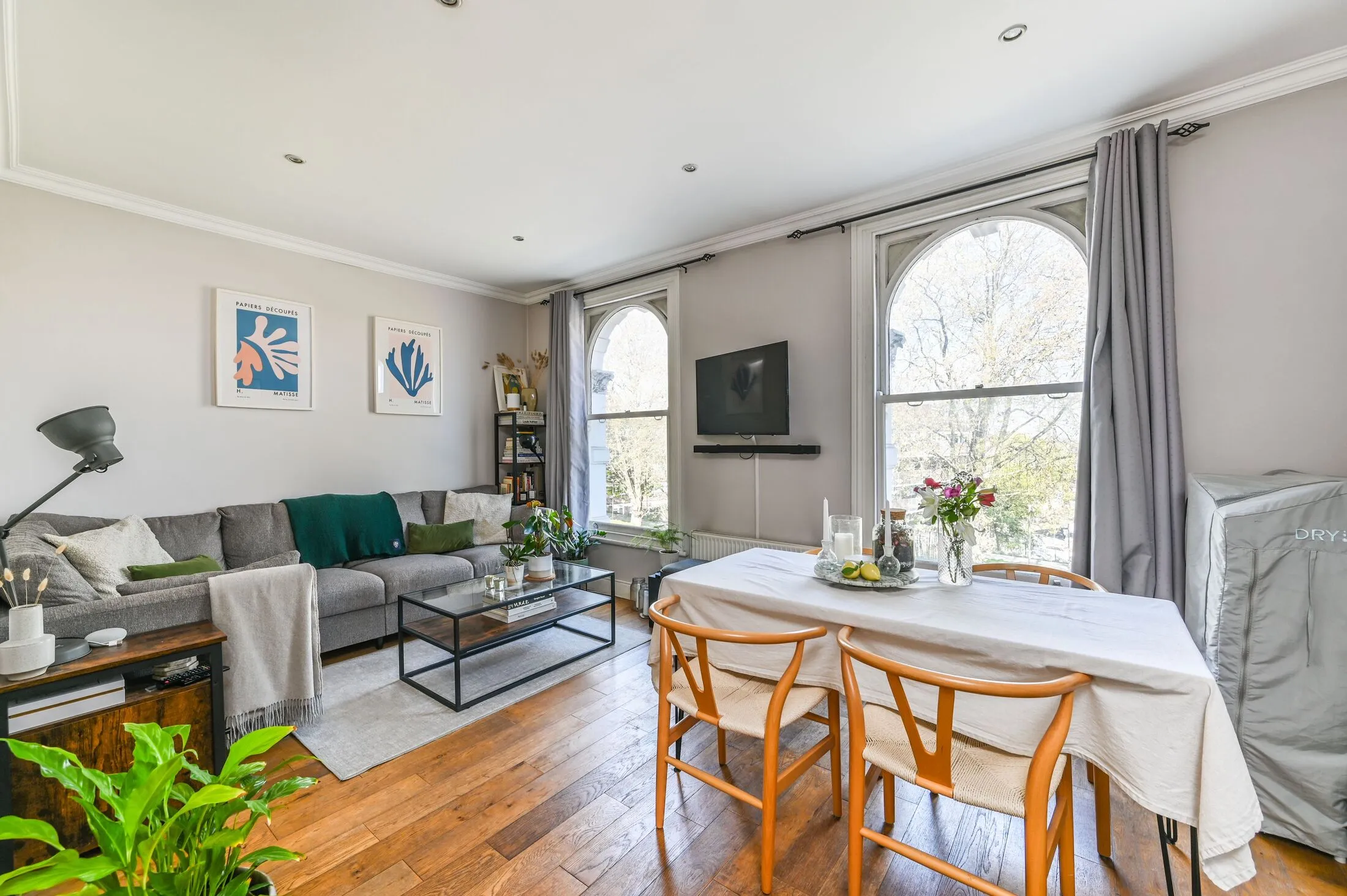 Flat Lavender Hill in Greater London