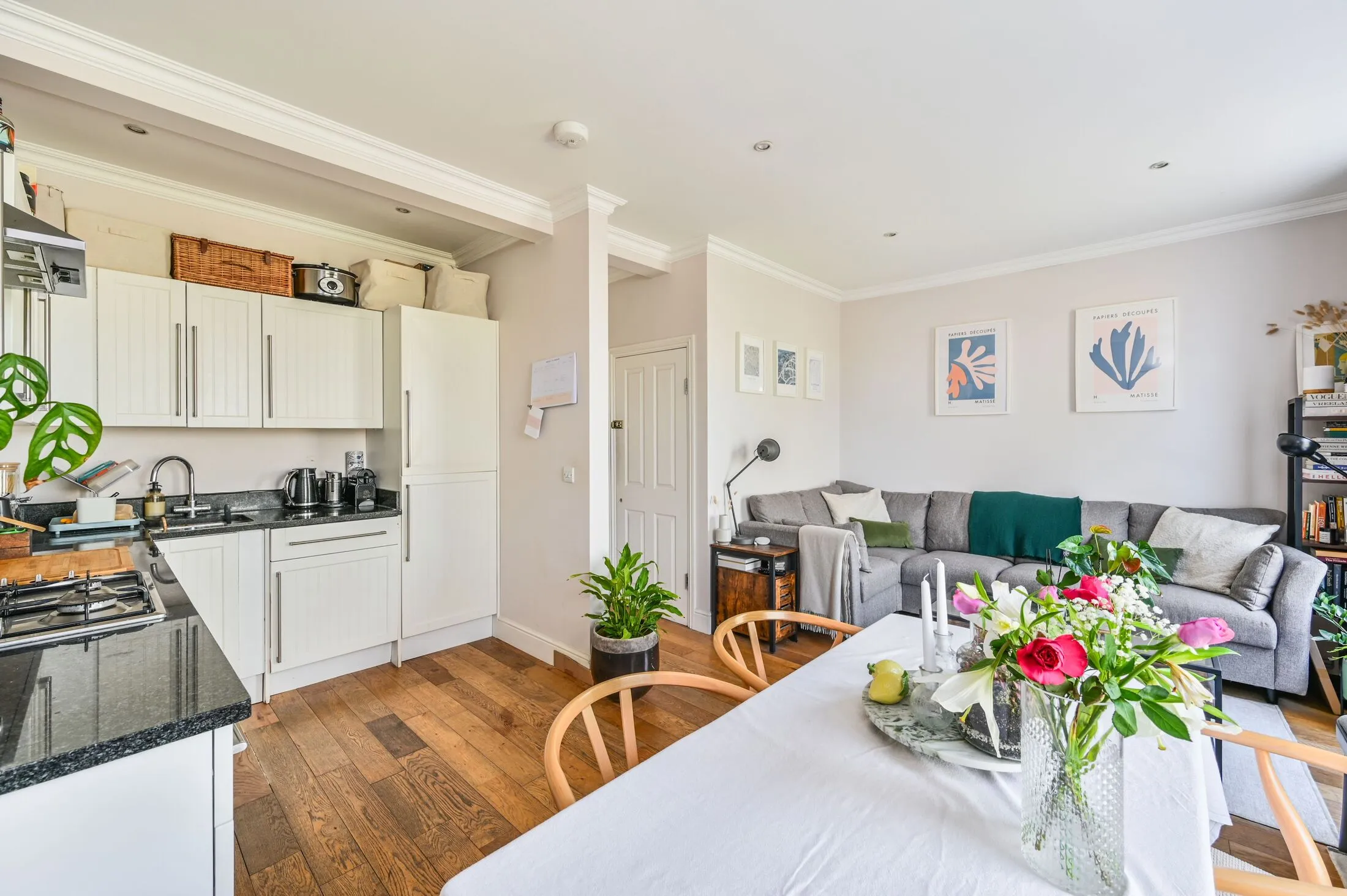 Flat Lavender Hill in Greater London