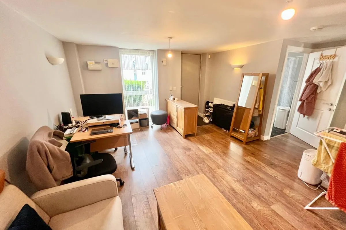 Flat Ashby Wood Drive in Upton