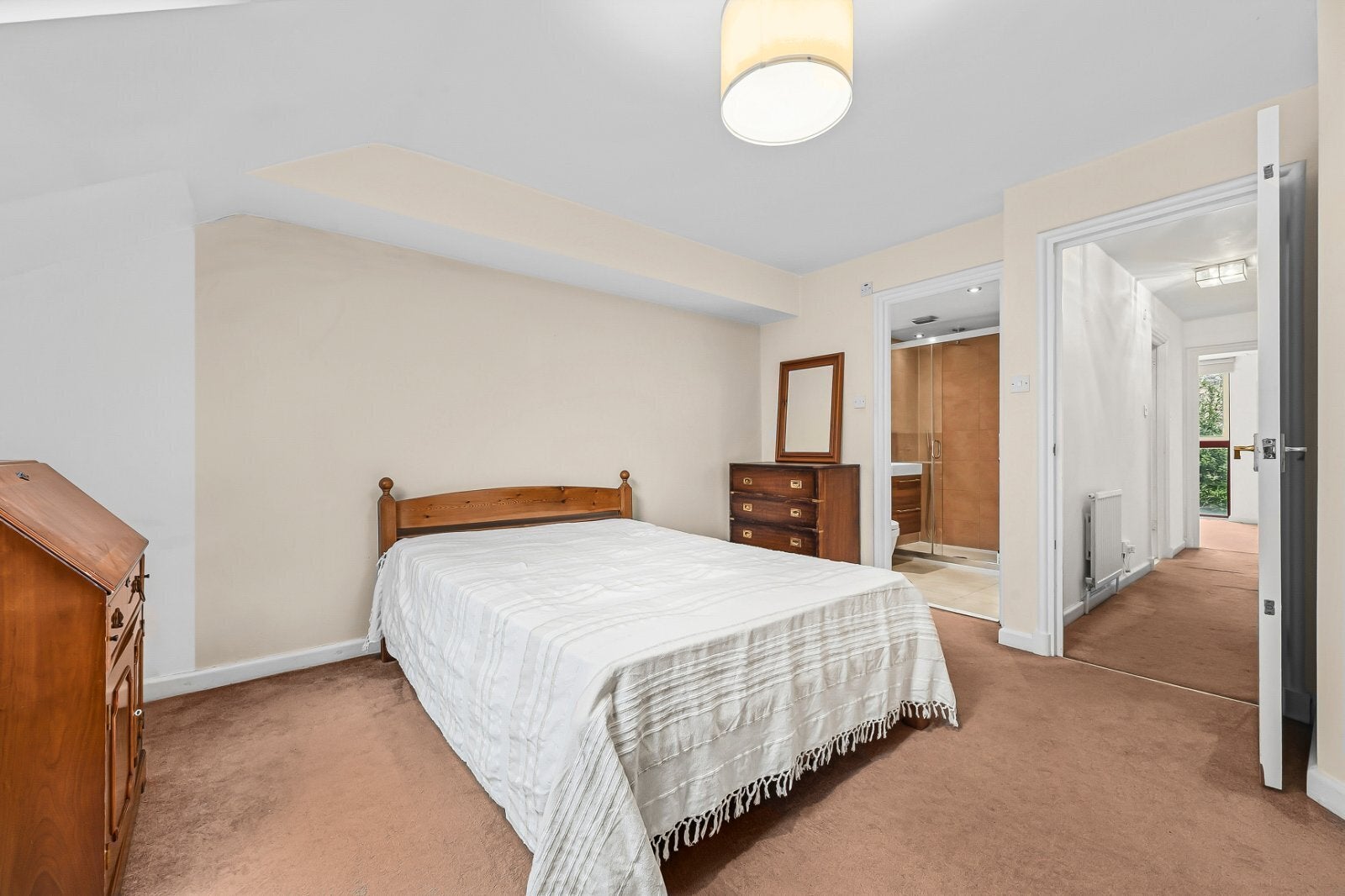Flat Asher Way in Greater London