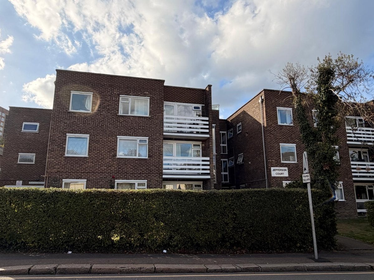 Flat Warwick Road in Reigate and Banstead
