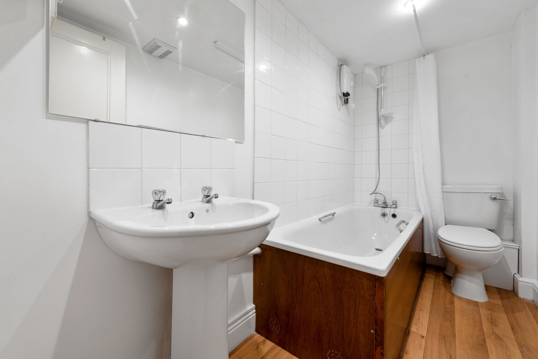 Flat Goldhawk Road in Greater London