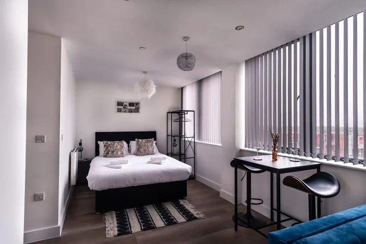 Flat Talbot Road in Trafford