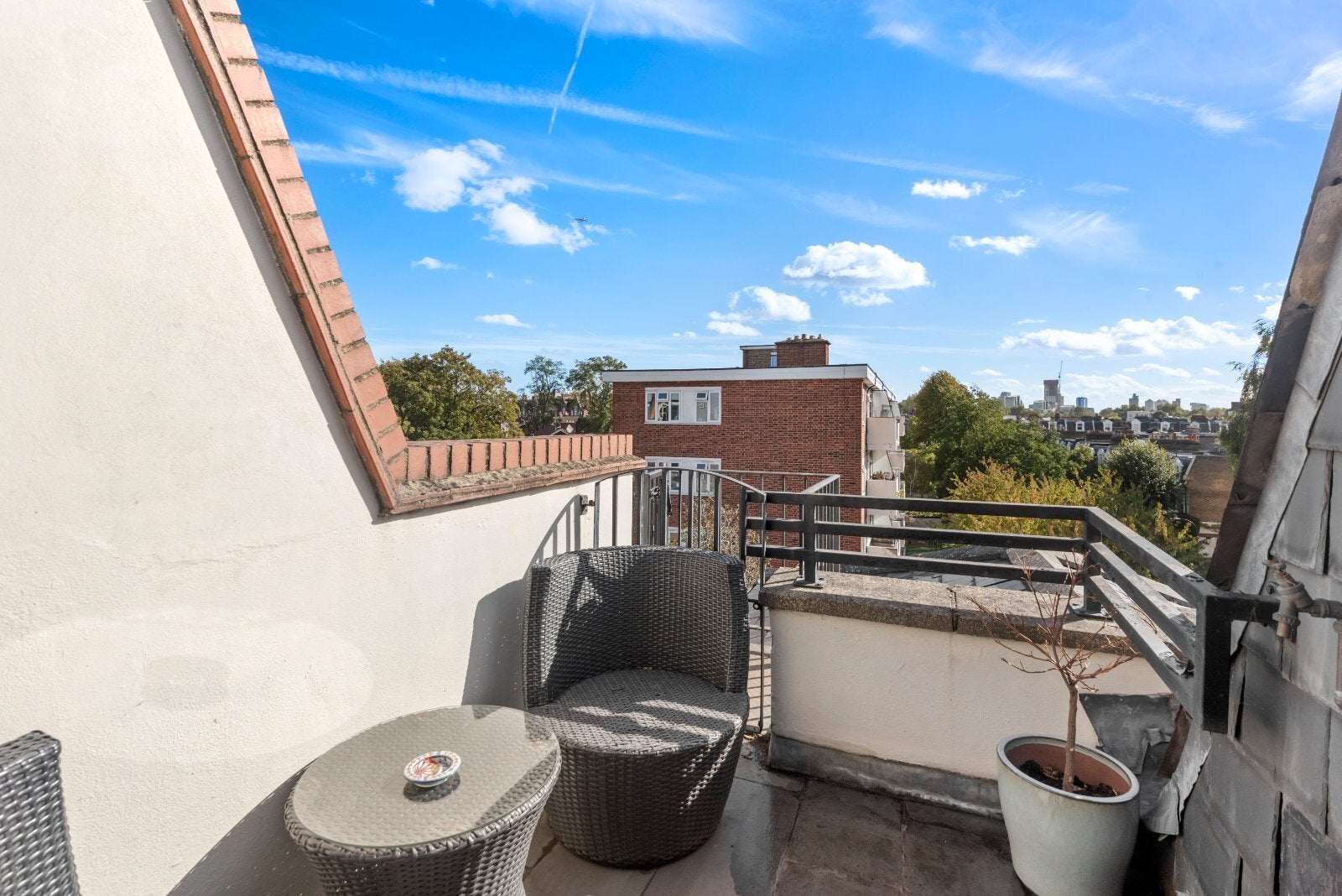 Flat Fulham Park Road in Greater London