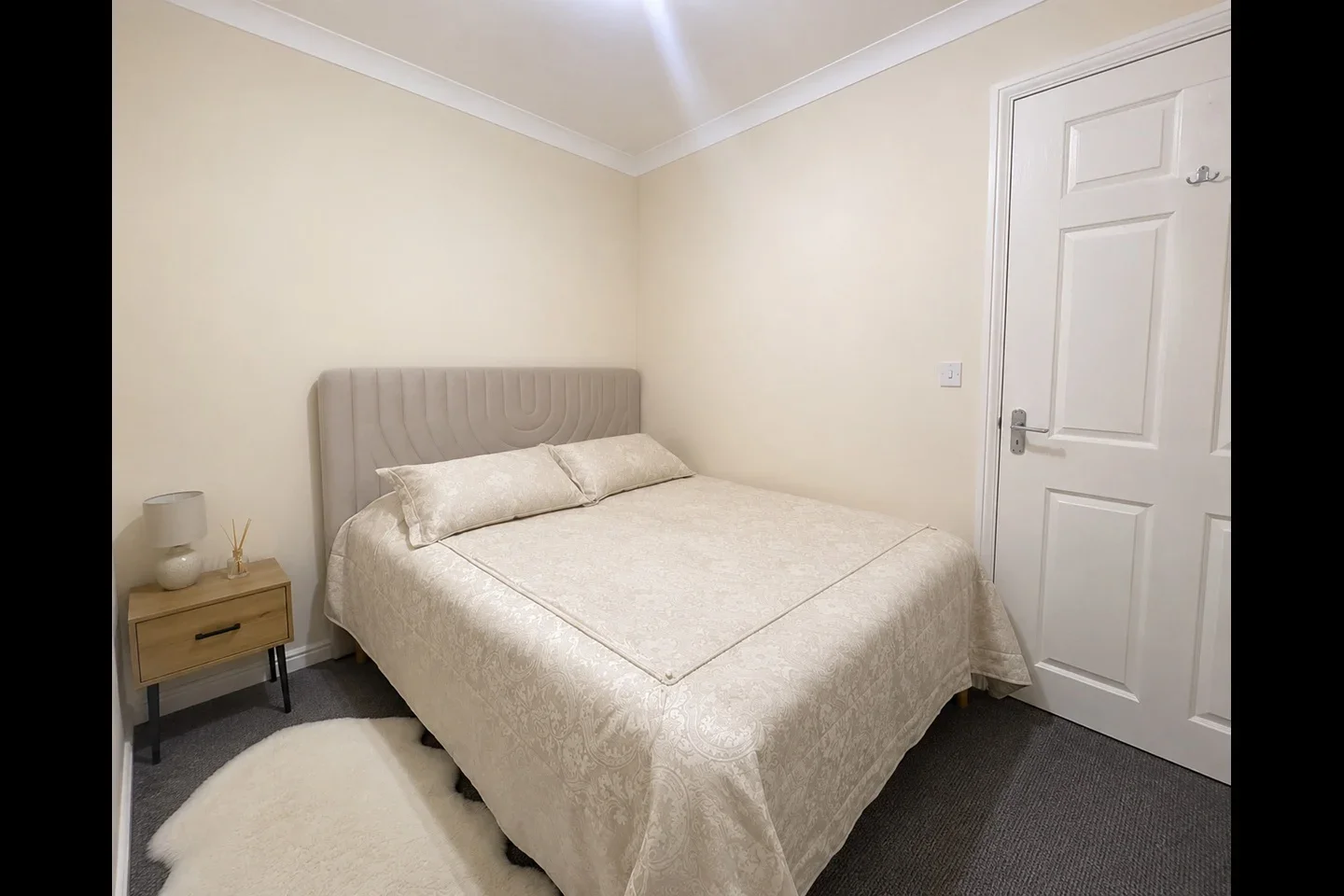 Flat South Street in Greater London