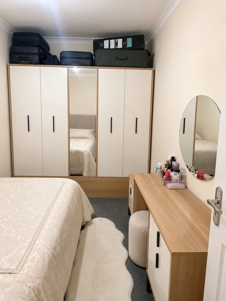 Flat South Street in Greater London