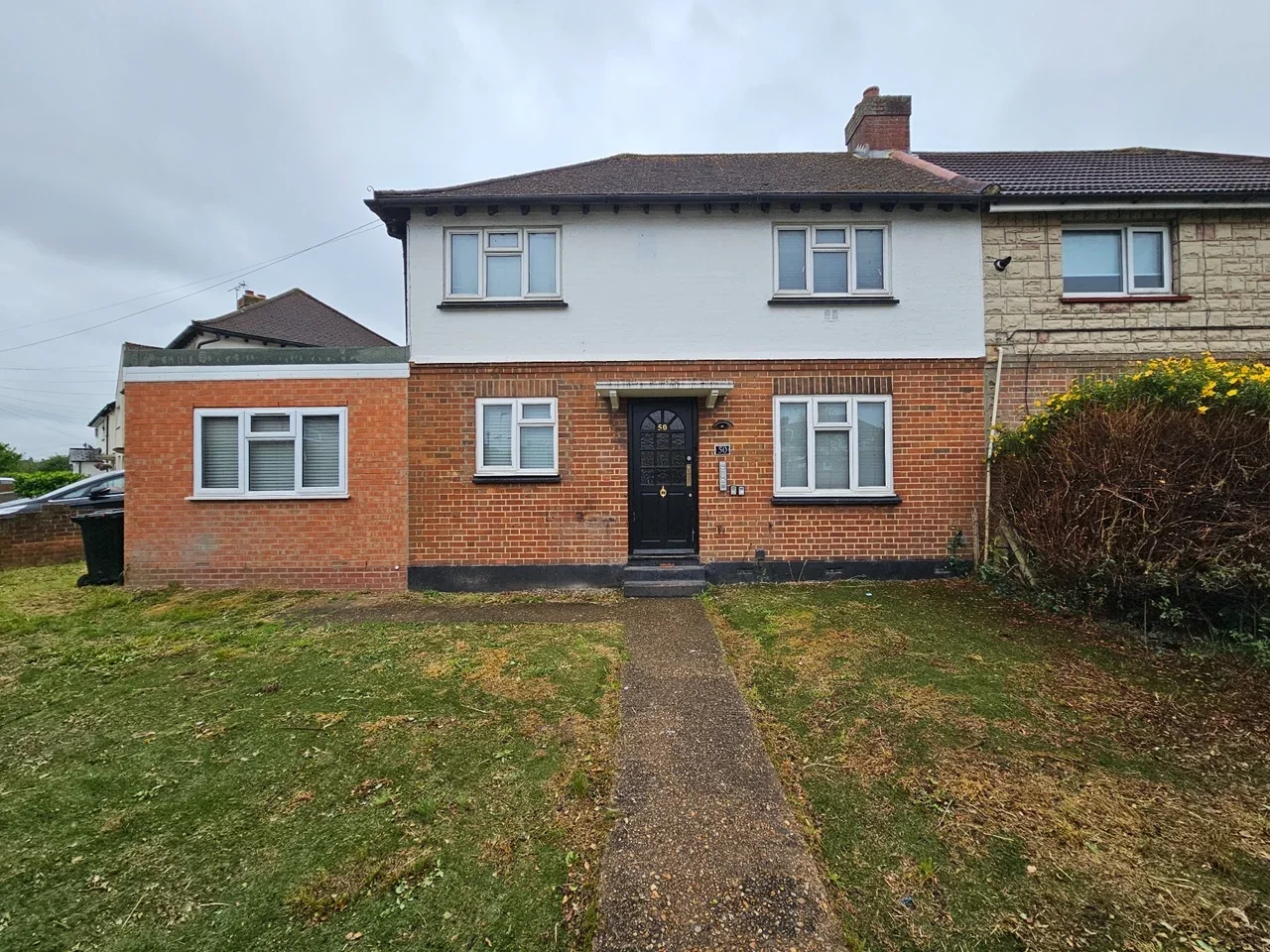 Flat Thornton Avenue in Greater London