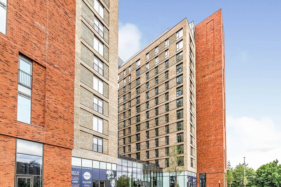Flat Hattons Court in Trafford