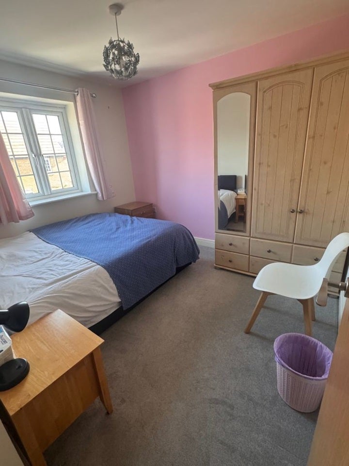 Room Spriggs Close in Burton Latimer