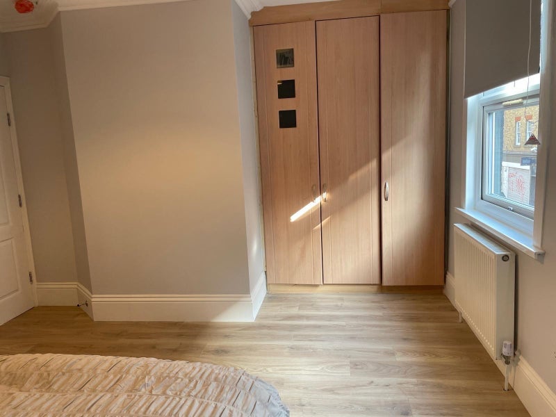 Room Fordham Street in Greater London