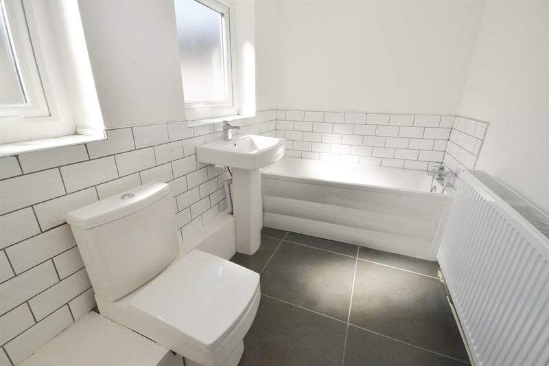 Room Newcastle Road in Sunderland
