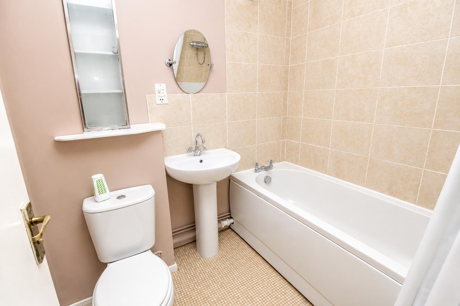 Flat Ravenscroft in Watford
