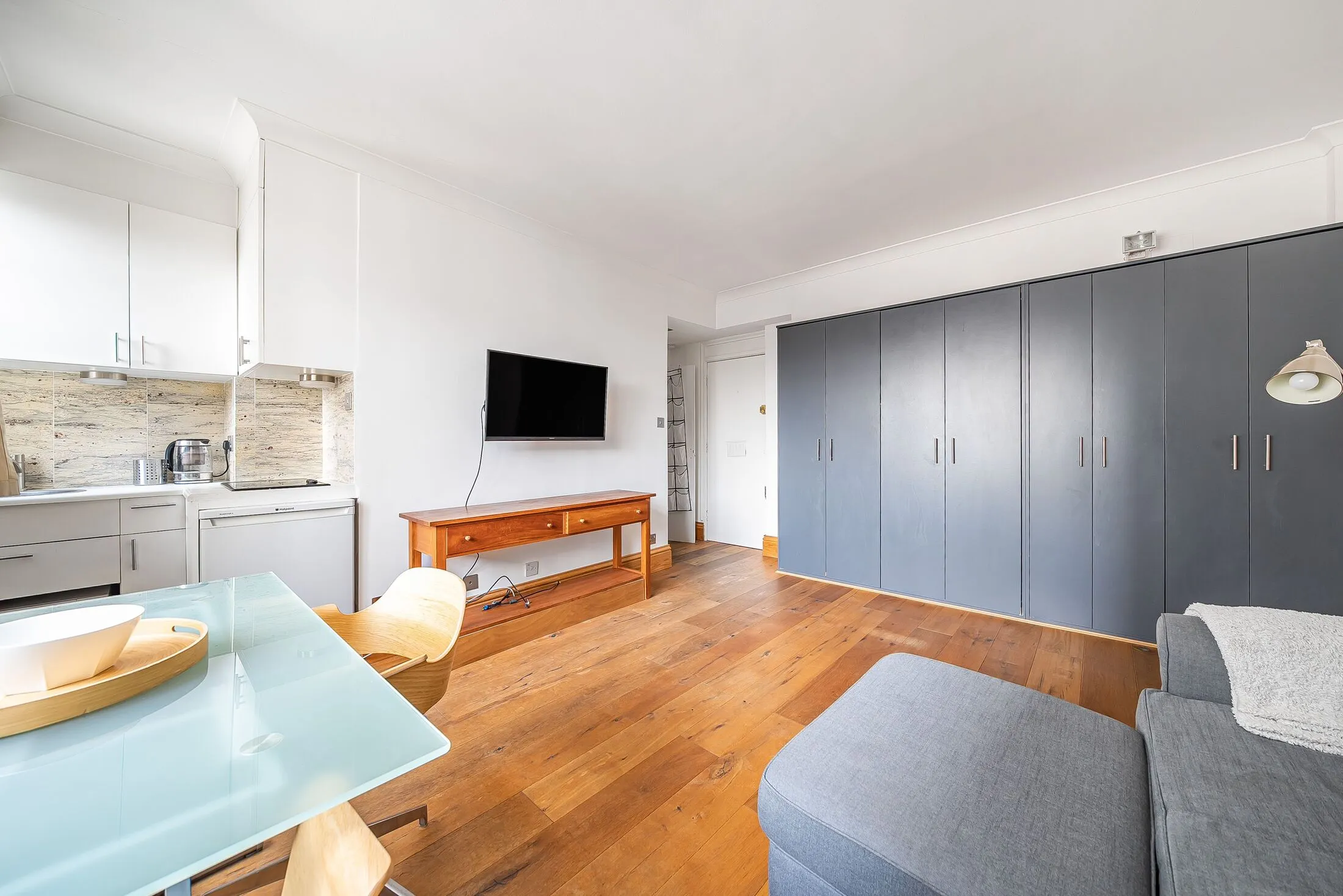 Flat Draycott Place in Greater London