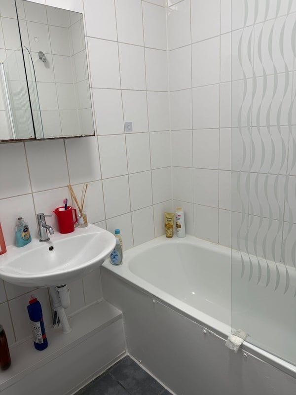 Room Uxbridge Road in Greater London