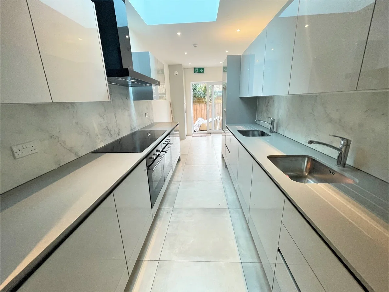 Room Kingsley Road in Greater London