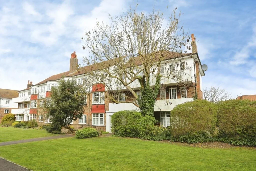 Flat Addiscombe Road in Greater London