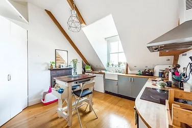 Flat Priory Road in Greater London