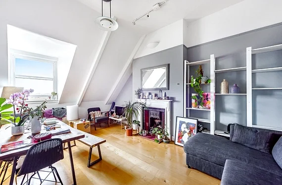 Flat Priory Road in Greater London