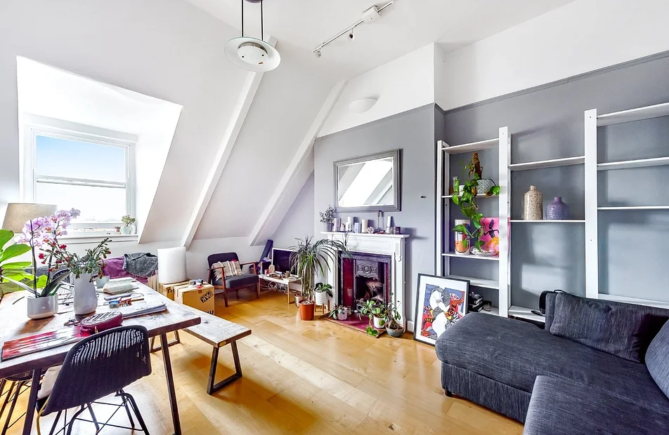 Flat Priory Road in Greater London