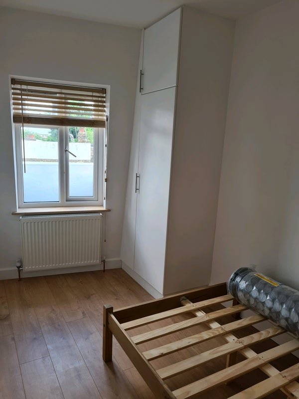 Flat Essex Road in Greater London