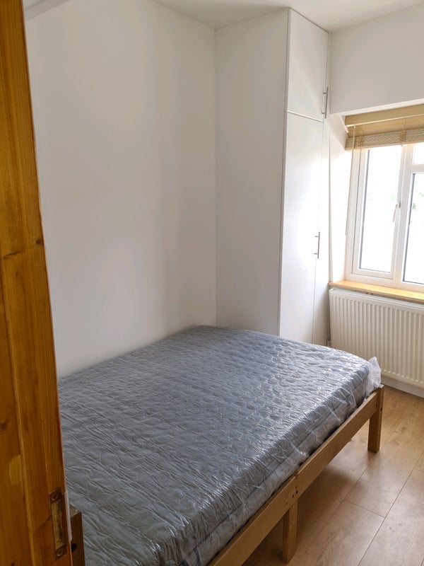 Flat Essex Road in Greater London