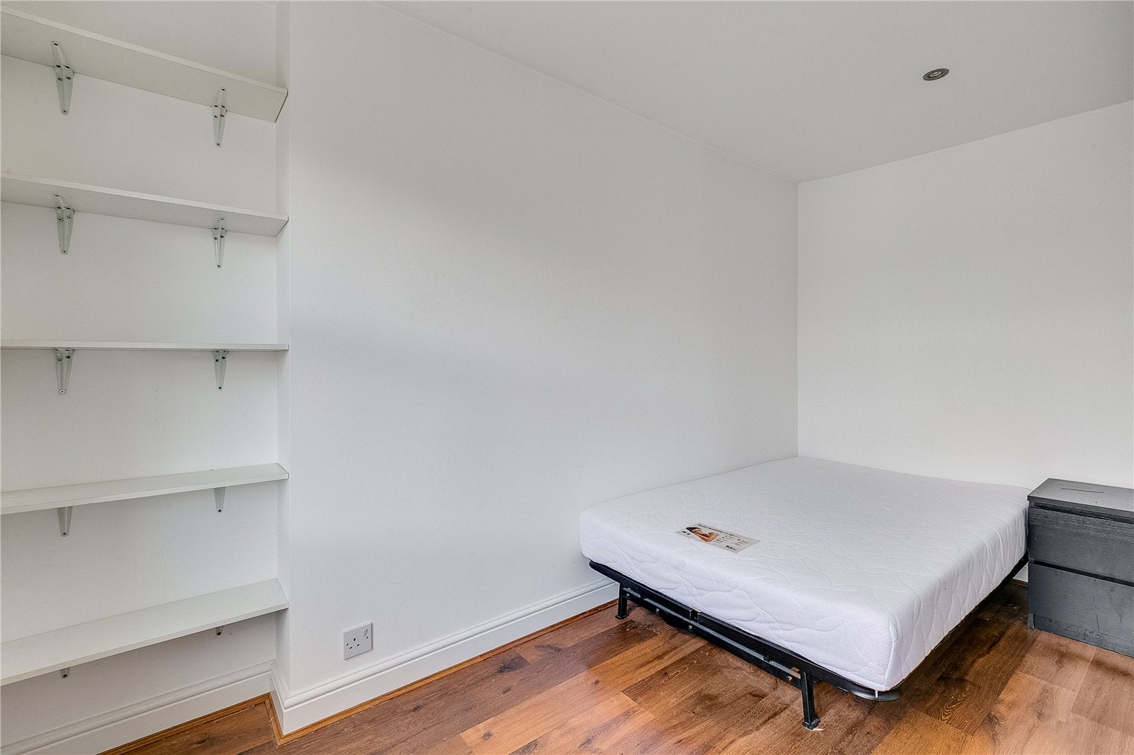 Flat Kensington Park Road in Greater London