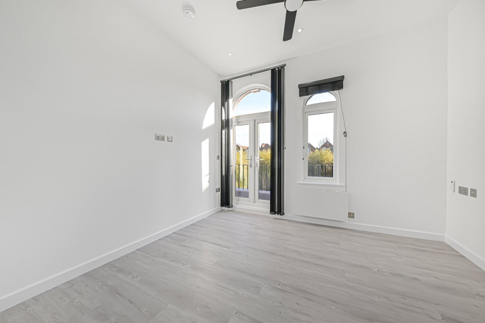 Flat Canfield Gardens in Greater London