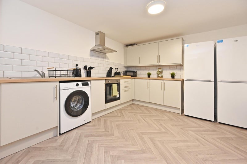 Room Enderley Street in Newcastle-under-Lyme