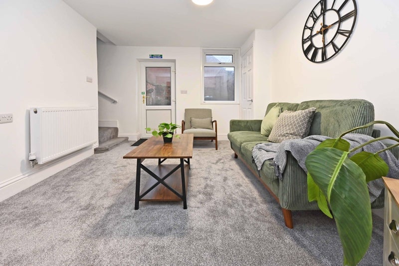 Room Enderley Street in Newcastle-under-Lyme