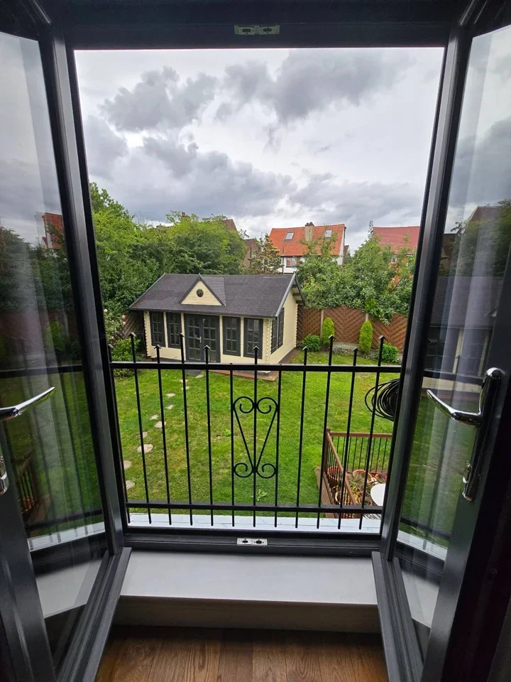 Flat Ickenham Road in Greater London