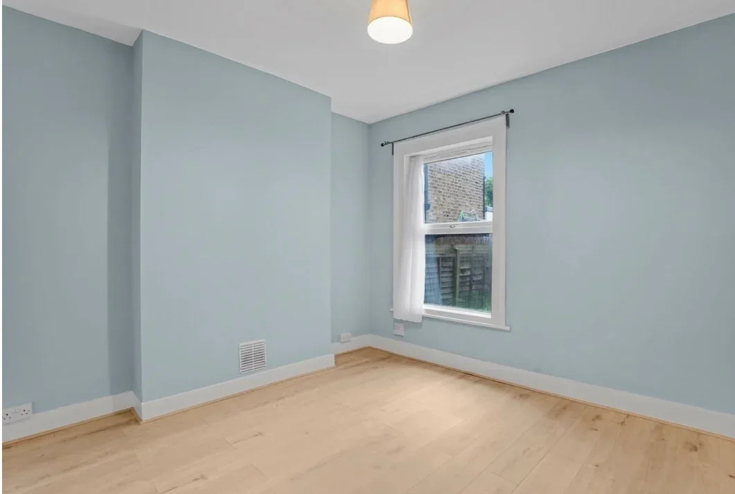 Flat Darlington Road in Greater London