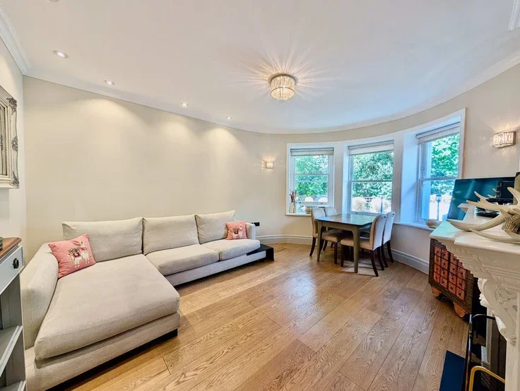 Flat Ladbroke Grove in Greater London
