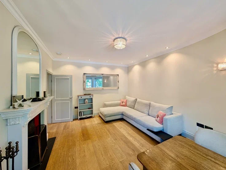 Flat Ladbroke Grove in Greater London