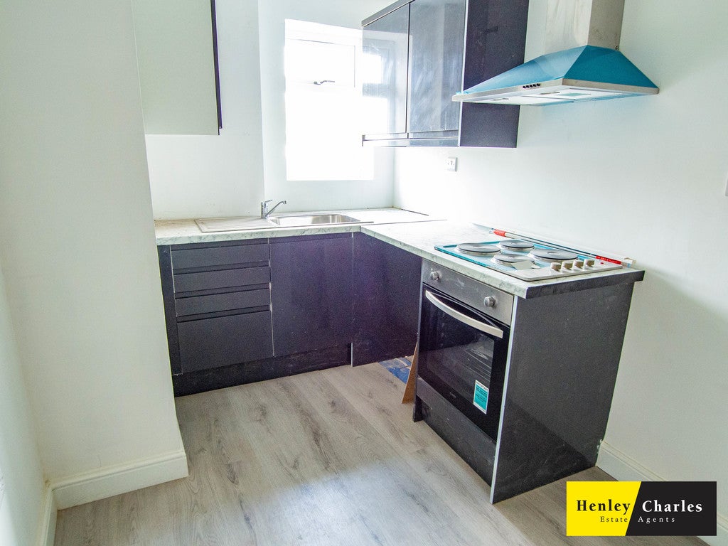 Flat Vicarage Place in Walsall