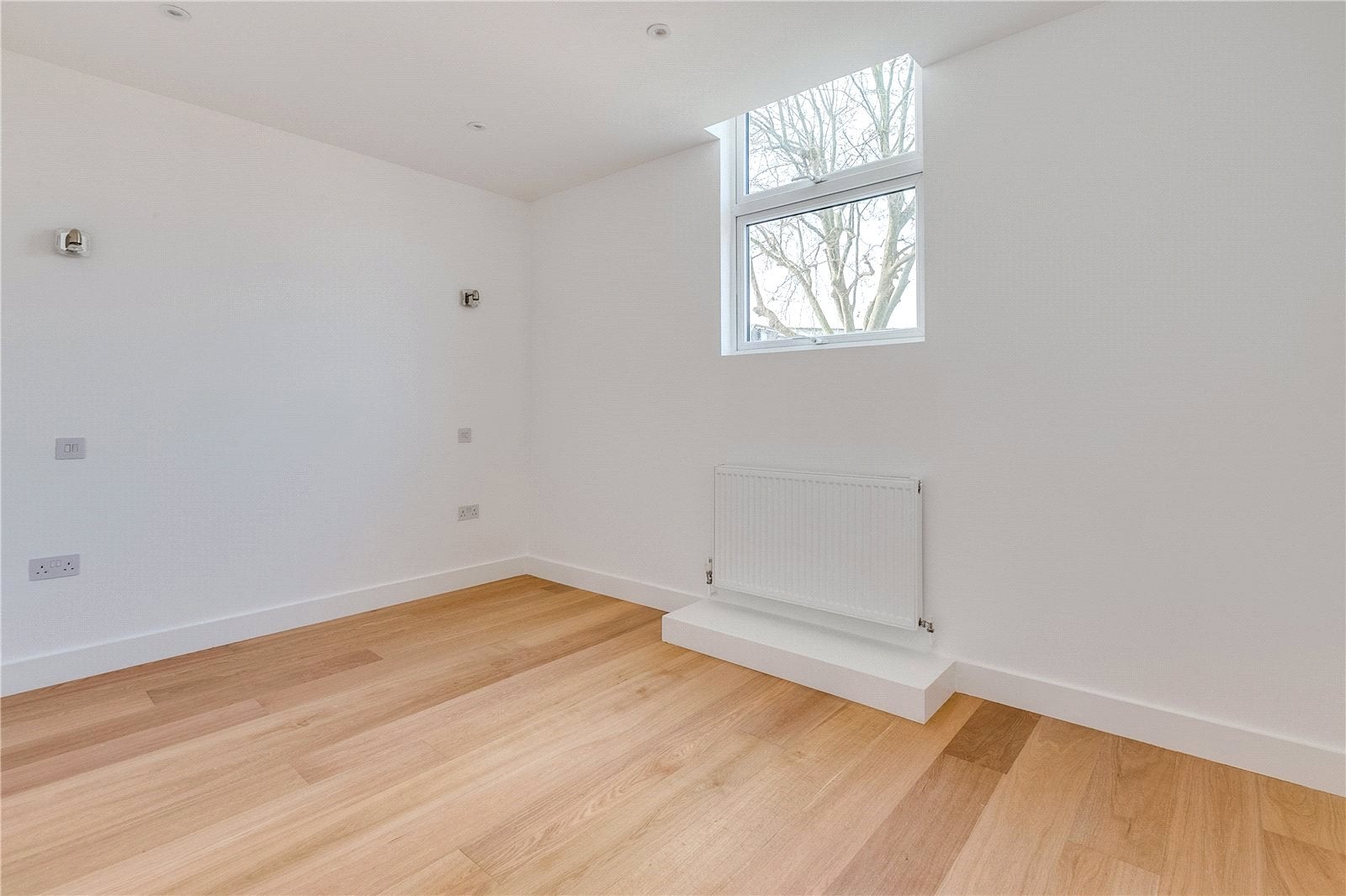 Flat Shepherds Bush Road in Greater London
