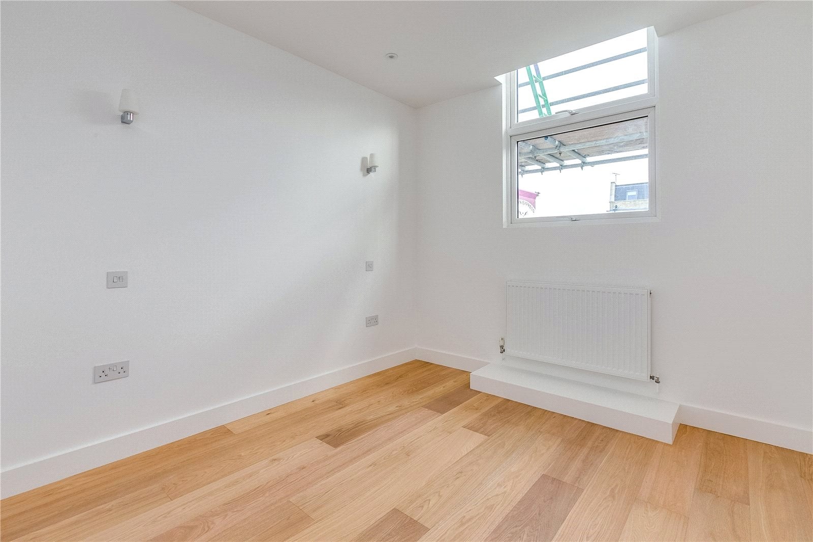 Flat Shepherds Bush Road in Greater London