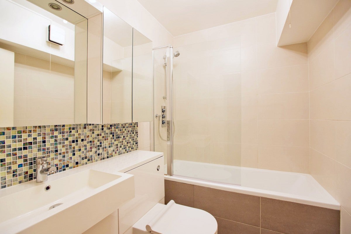 Flat Lyndhurst Terrace in Greater London