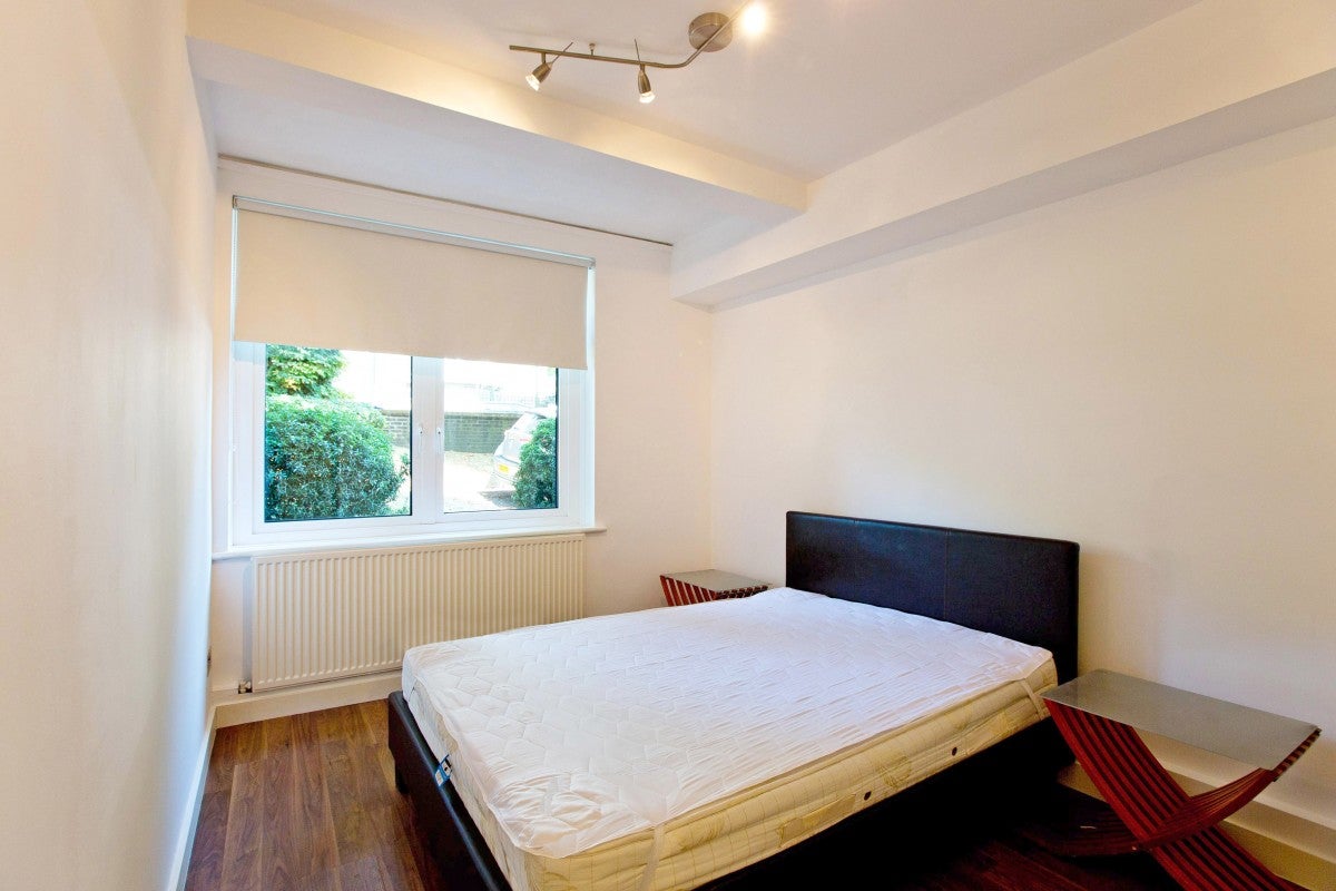 Flat Lyndhurst Terrace in Greater London